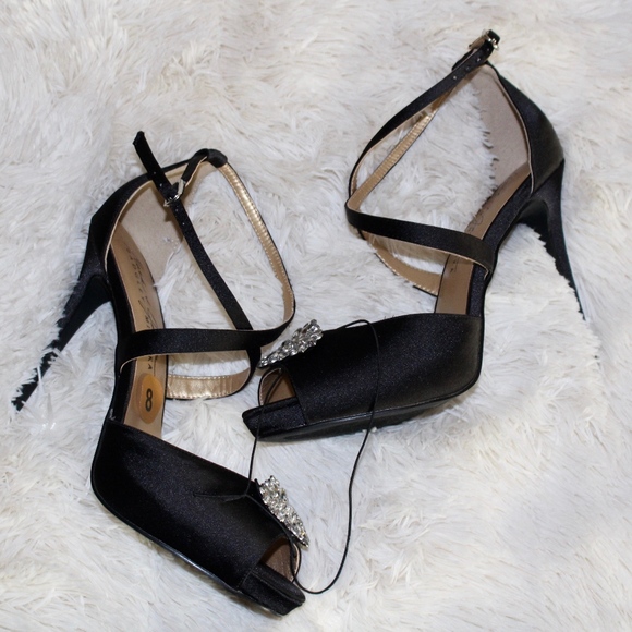 BADGLEY MISCHKA STRAPPY HEELS - Picture 2 of 4